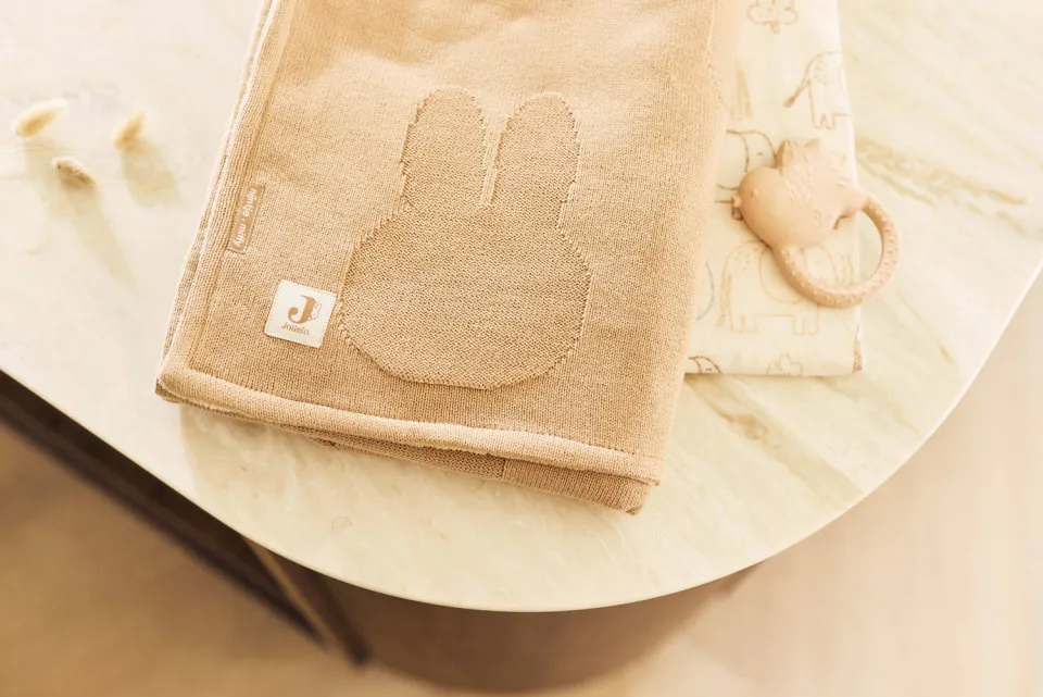 Jollein wiegdeken Miffy Biscuit Velvet bruin, foto 4