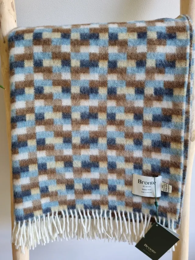 Bronte by Moon Wollen Plaid - BRICKS Blue Camel (Merino) 140x185cm - Bronte x Plaids.shop