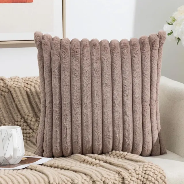 HAUSS SPOLE Fluwelen Kussensloop- Licht Camelbruin - Kussenslopen 45 X 45 Cm - Set Van 2 - Kussenhoes - Kussenhoezen - Sierkussens - Pluche Stof