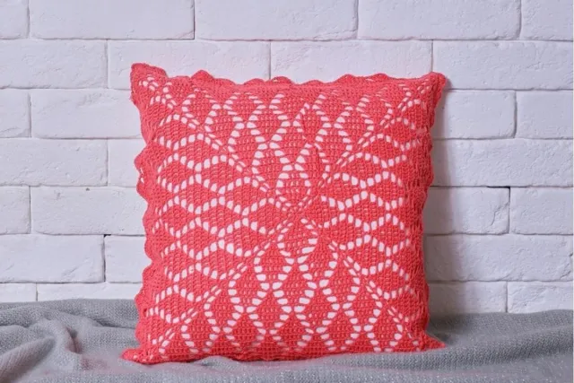 NATALIA- Tekstylia Domowe Koraalrode gehaakte kussenhoes 40x40 cm met katoenen voering en ritssluiting Koraalrood