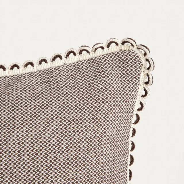 Homla Kussensloop | ALEA | getextureerd met decoratieve bruine piping | 45x45 cm | 785375