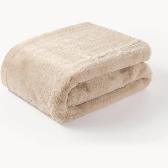 Westwing Collection Knuffeldeken Mette van imitatiebont Beige