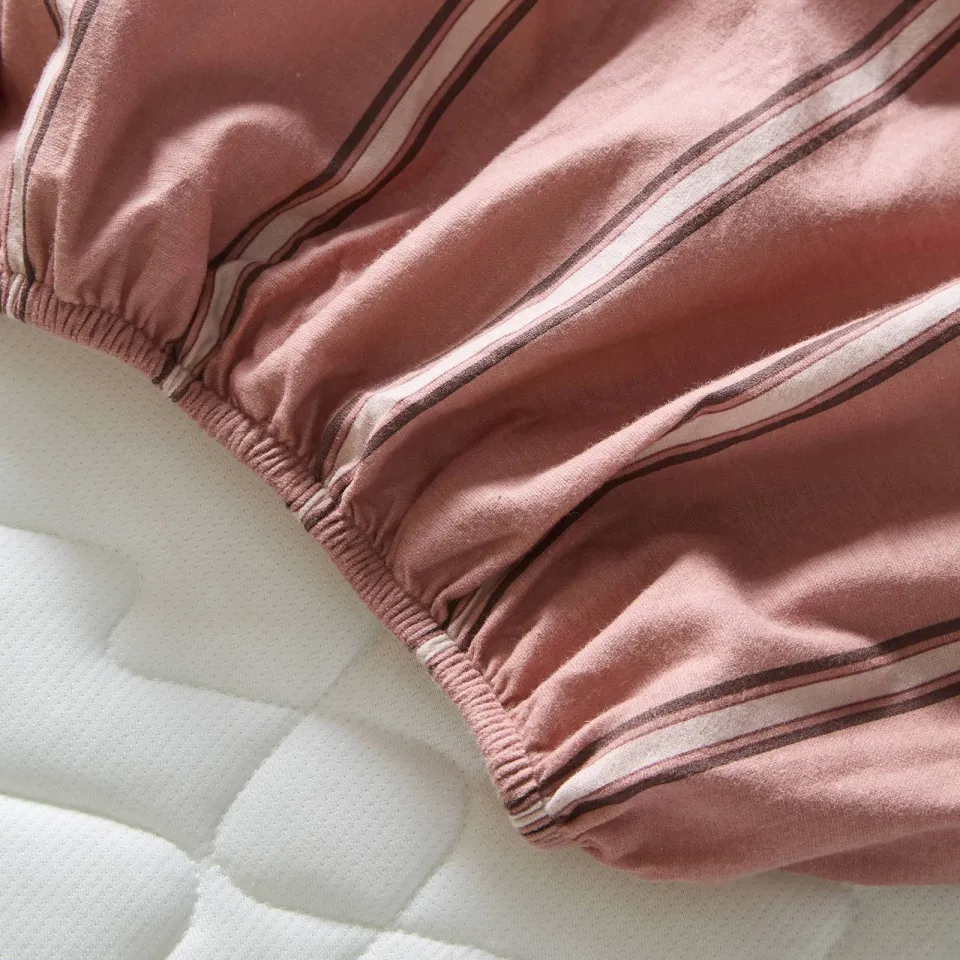 NOUS Living flanellen gestreept hoeslaken roze