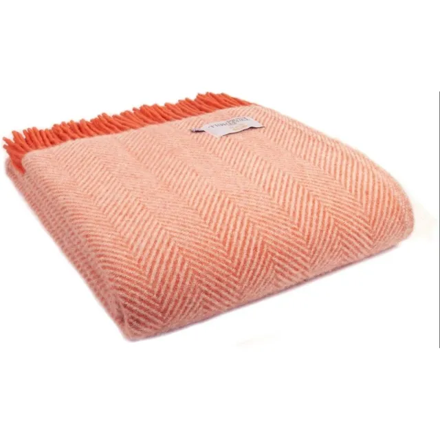 Tweedmill Plaid Visgraat Roze en Parelmoer (Flamingo and Pearl) - 150x183 - Nieuw Wol - Tweedmill UK