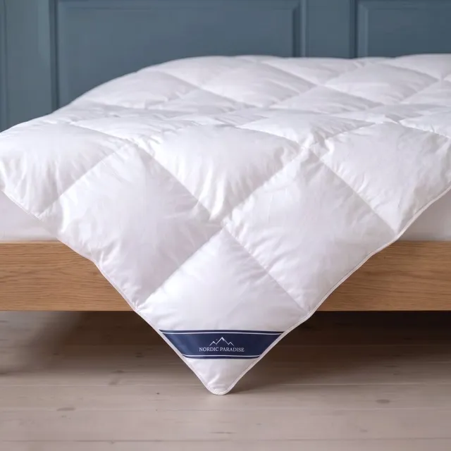 Nordic Paradise Royal Donzen Dekbed - 90% Poolse Ganzendons - 200x200 cm - All-Year - Medium Wit