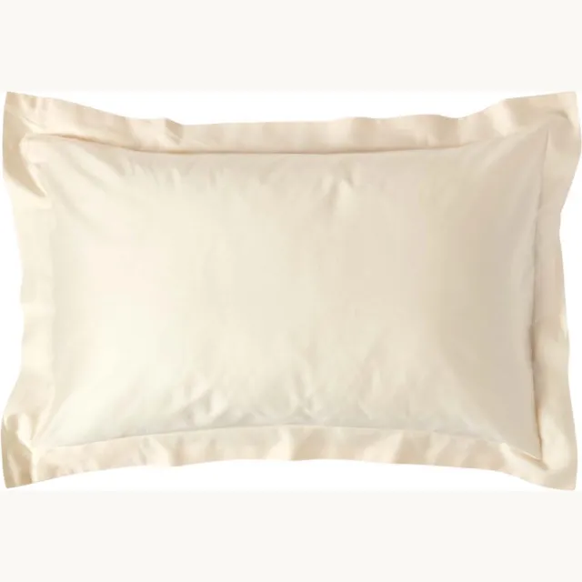 Homescapes Biologisch Kussensloop 50x75 cm met Sierrand – Crème – 100% Egyptisch Katoen Satijn – Draaddichtheid 400