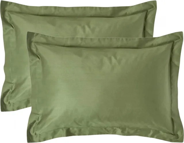 Homescapes Biologisch Kussensloop 50x75 cm met Sierrand – Set van 2 – Mosgroen – 100% Egyptisch Katoen Satijn – Draaddichtheid 400
