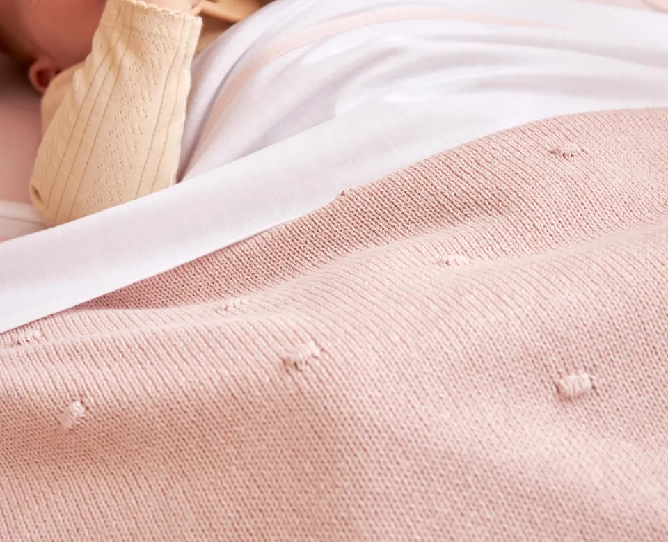 Meyco Mini Knots ledikantdeken soft pink, foto 5